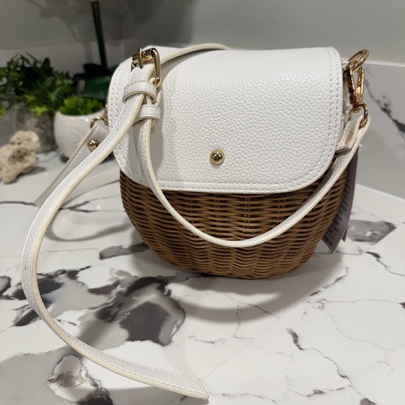 Tommy Bahama bag rattan wicker white bag White and Brown Woven Crossbody Bag - Picture 9 of 10